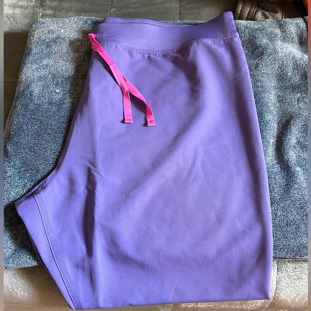 Figs Amethyst Livingston Petite Basic Scrub Pants